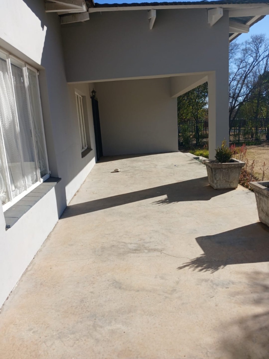 4 Bedroom Property for Sale in Wilgenhof Free State